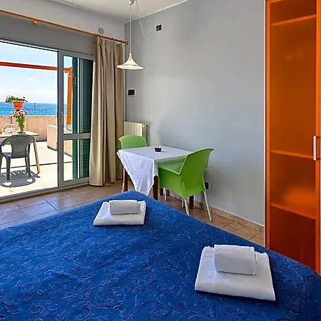 Blue Hotel