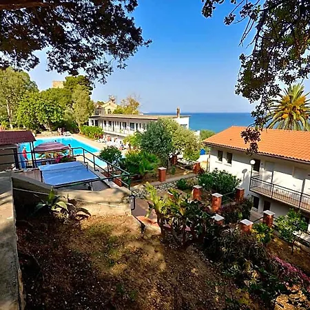 Hotel Blue